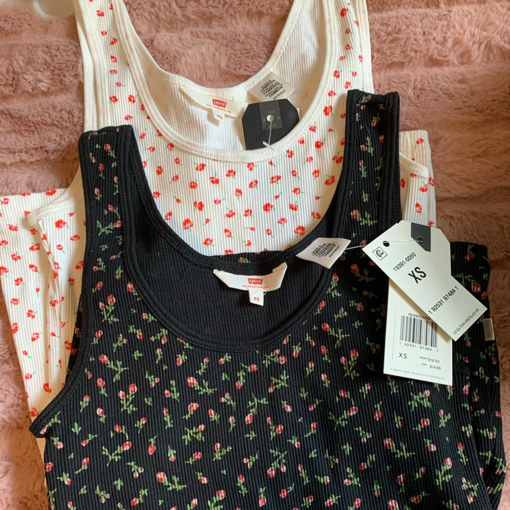 NWT Levi’s Tank Tops Set of 2